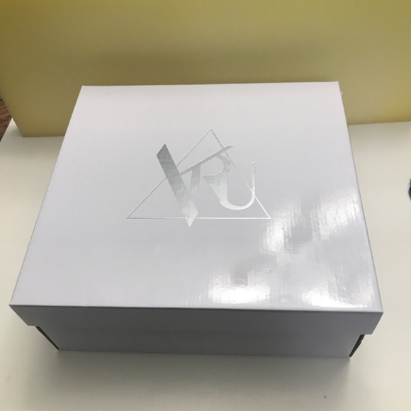 YRU Slayr Rose Black Bondage Spike Boot Size 7 NIB NWT - Picture 6 of 8